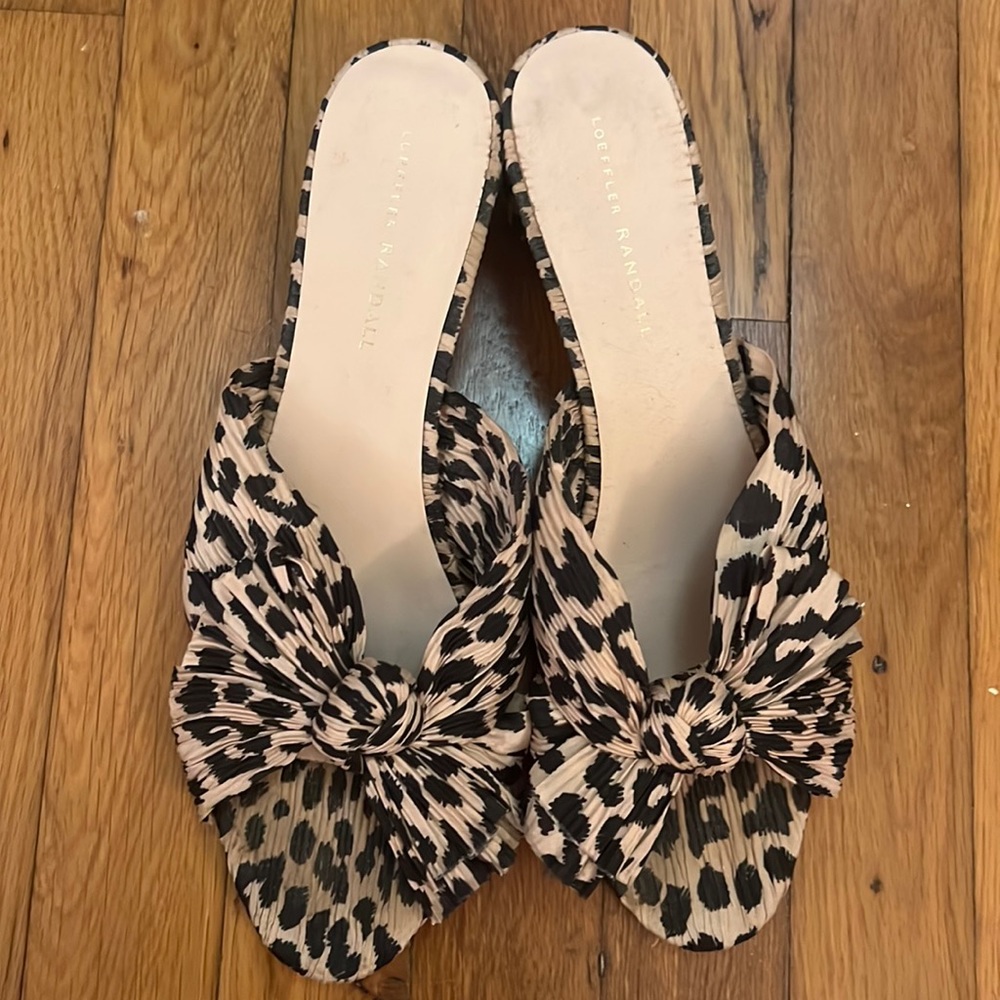 Loeffler Randall bow slide with low heel